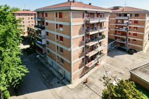 3 LOCALI A GUASTALLA