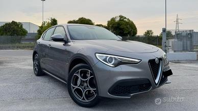ALFA ROMEO STELVIO 2.2 Super- Led Navi 19
