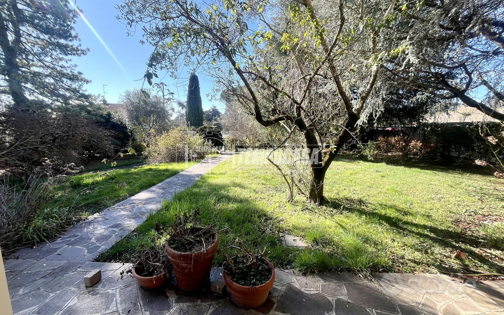 ESCLUSIVA VILLA SINGOLA A MOZZO - Vista 6