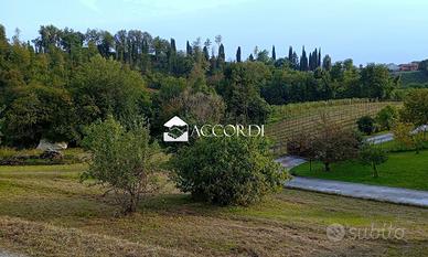 Lotto di terreno a Conegliano in zona collinare c