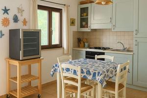 Villetta con ampio giardino a pochi passi dal mare