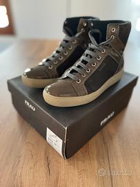 Sneakers alte Frau 37