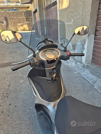 Piaggio Beverly 350