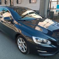 Volvo V60 D4 Geartronic Momentum