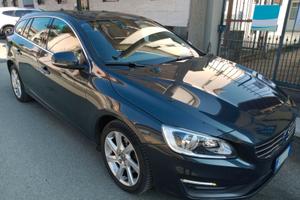 Volvo V60 D4 Geartronic Momentum
