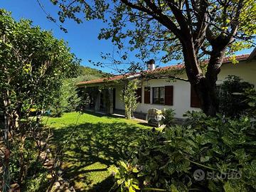 Villa di 253 m² con più di 5 locali e box auto dop