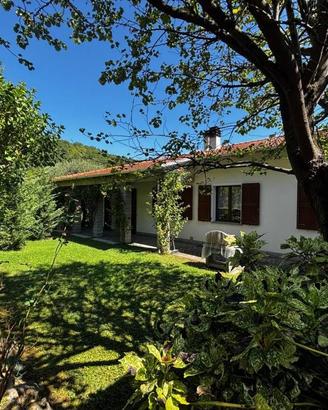 Villa di 253 m² con più di 5 locali e box auto dop