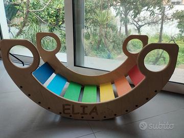 Rainbow Rocker artigianale in legno + scivolo/arra