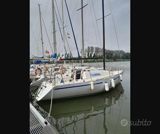 Barca a vela usata