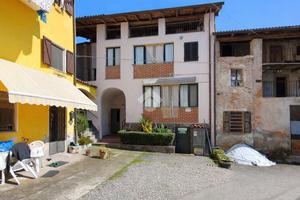 CASA SEMINDIPENDENTE A ROASIO