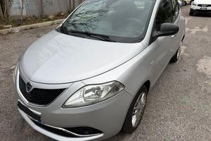 Lancia Ypsilon 1.2 69 CV 5 porte Gold
