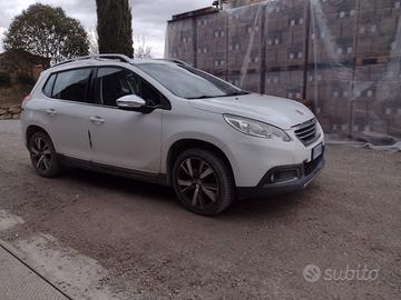 Peugeot 2008, anno 2016. Turbo Benzina 110cv 