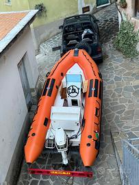 Gommone con carrello