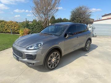 Porsche Cayenne Restilyng Tetto Fari Led