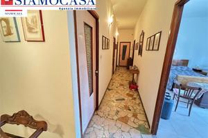 Appartamento con cucina, soggiorno e 4 camere