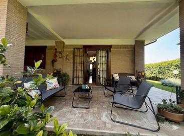 Panoramica Villa Bifamiliare Ristrutturata