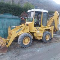 Pala, argano e altre attrezzature da lavoro