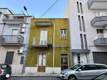 Casa indipendente su due piani
