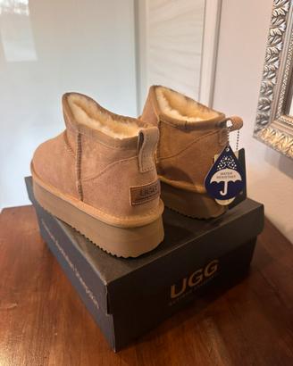 UGG ORIGINALI TAGLIA 38