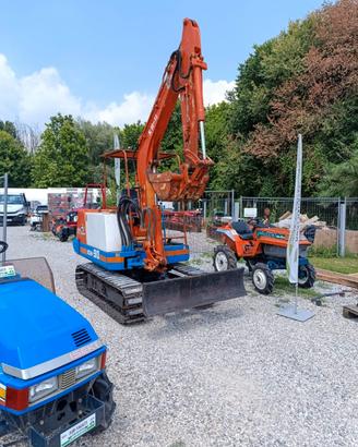 ESCAVATORE - KUBOTA KH 90 -