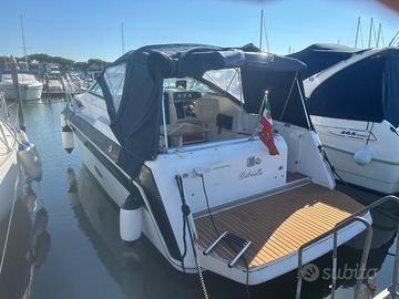 Regal Commodore 265 (9m ft)