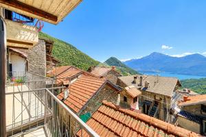 3 LOCALI A DOSSO DEL LIRO
