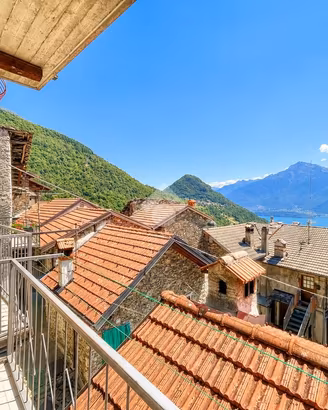 3 LOCALI A DOSSO DEL LIRO