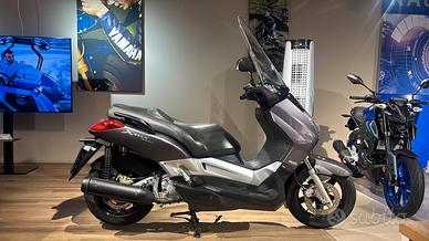 Yamaha X-Max 250 TECH BLACK
