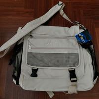 Borsa multi uso marchio Asics.