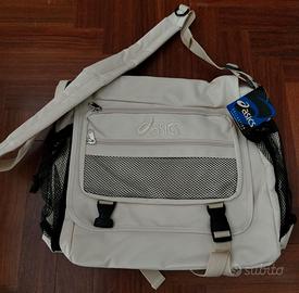Borsa multi uso marchio Asics.