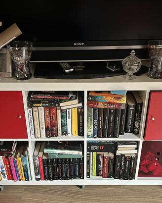 Libreria su ruote TV + Vetrina + Libreria varie