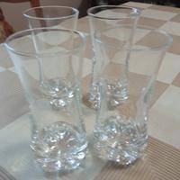 Bicchieri e oggetti vari