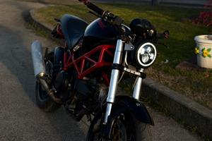 Ducati monster 695