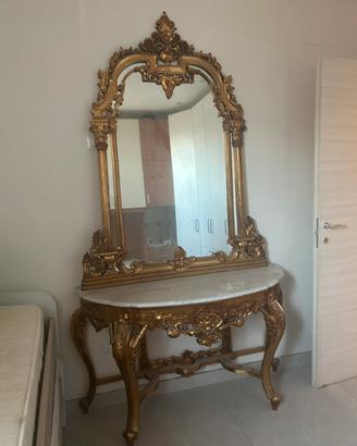 piano in marmo e specchiera dorata stile Barocco