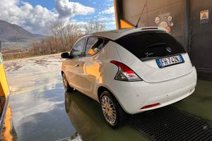 Lancia Ypsilon 3* Serie 2017 Valuto permuta