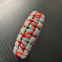 Braccialetto Paracord Tipo schiavo con cuori
