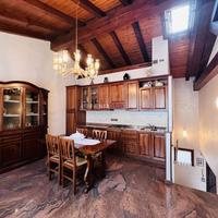 VILLETTA A SCHIERA con GIARDINO