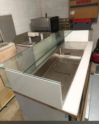 Mobile bancone con vetrina e vano contenitore in a