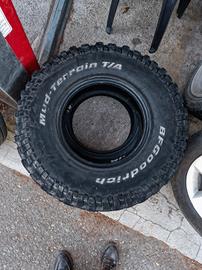 BFGoodrich Mud-Terrain T/A 255/85 R16 – 75 € l’una