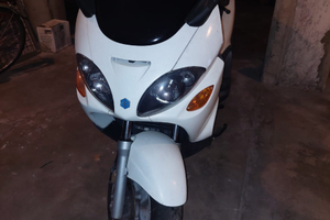 Scouter piaggio X 9 250
