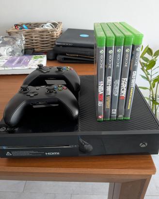 Xbox One + 2 joystick originali+ 5 giochi