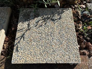 Piastrella da esterno in cemento grigio