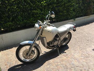 Aprilia Motó 650