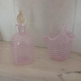 bottiglietta e cestino in vetro soffiato