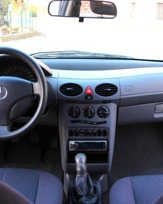 Mercedes-benz A 160 CDI ESTETICA E INTERNO DA VETR