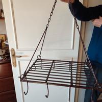 mensola sospesa in ferro battuto con staffe 