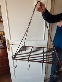 mensola sospesa in ferro battuto con staffe 