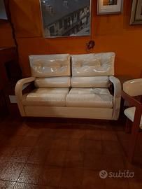 divani sgabelli e arredi anni 70 in pelle