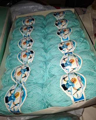 gomitoli nuovi pura lana 