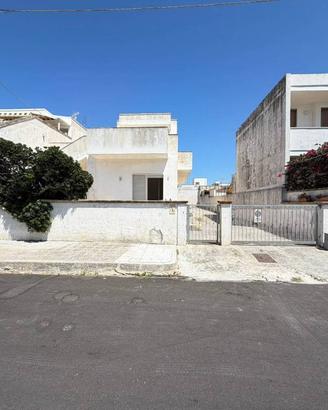 Villa di 276 m² con più di 5 locali a Melendugno